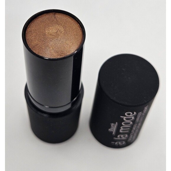 Younique Touch A La Mode Cream to Powder Luminizer Stick Opaline .42 oz New - Picture 6 of 6